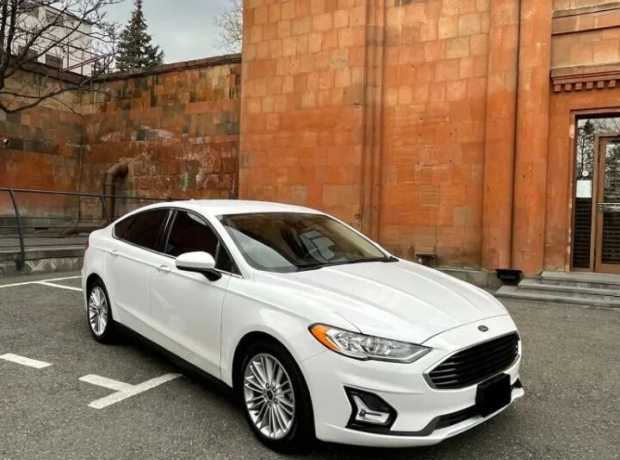 Ford Fusion (North America), Бензин, 2020