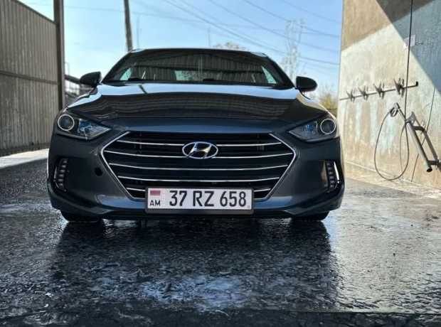 Hyundai Elantra, Бензин, 2017