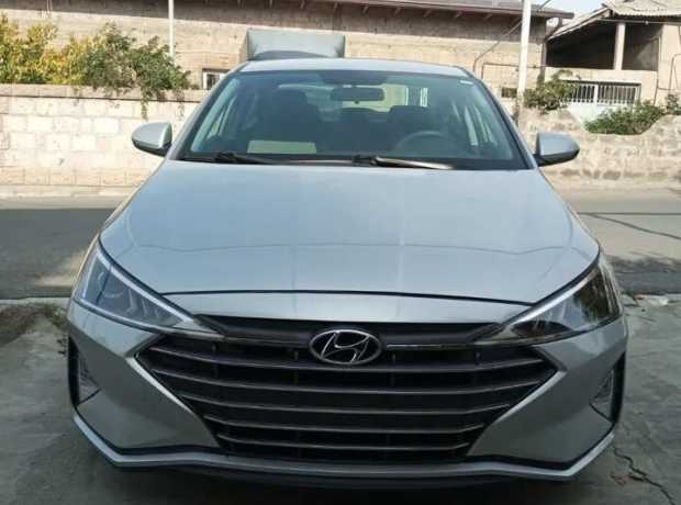 Hyundai Elantra, Бензин, 2018