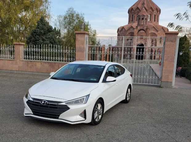 Hyundai Elantra, Бензин, 2018