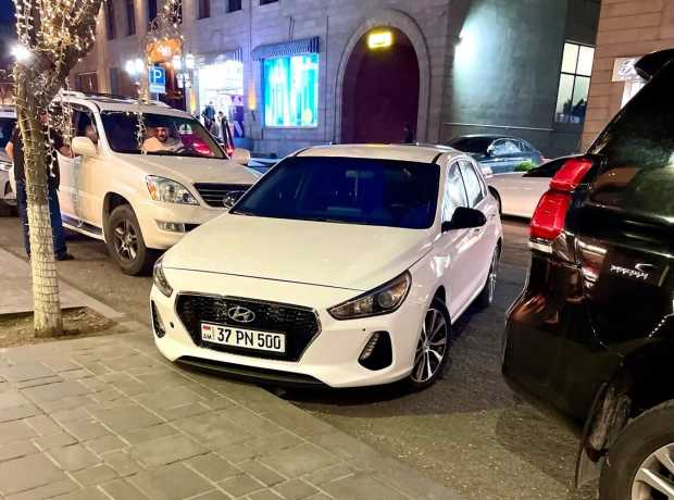 Hyundai Elantra, Бензин, 2018