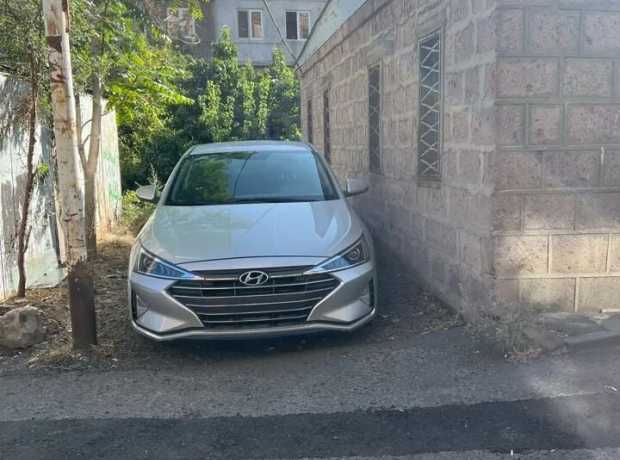 Hyundai Elantra, Бензин, 2019