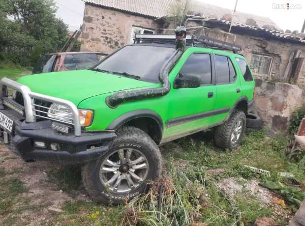 Isuzu Rodeo, Бензин, 2000