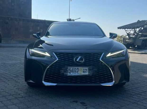 Lexus IS, Бензин, 2021