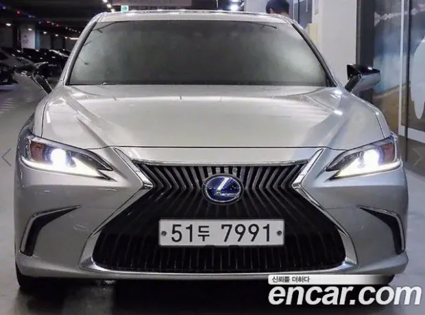 Lexus ES300h 7th generation, 2018