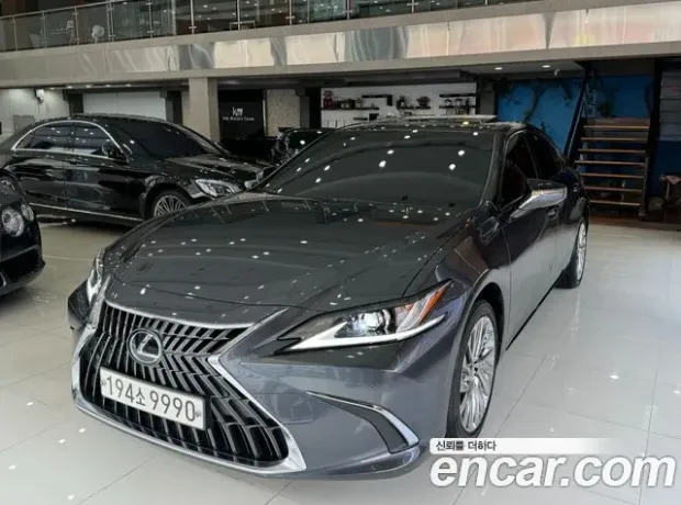 Lexus ES300h 7th generation, 2023