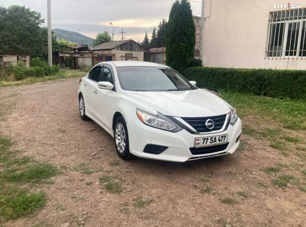 Nissan Altima, Бензин, 2017