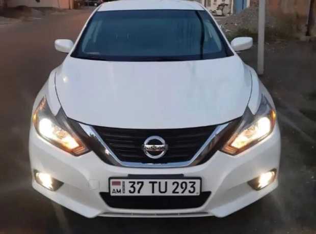 Nissan Altima, Бензин, 2018