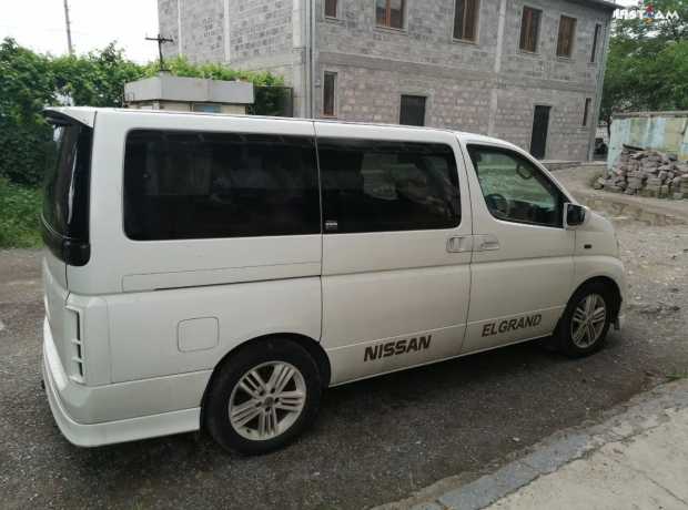 Nissan Elgrand, Бензин, 2004