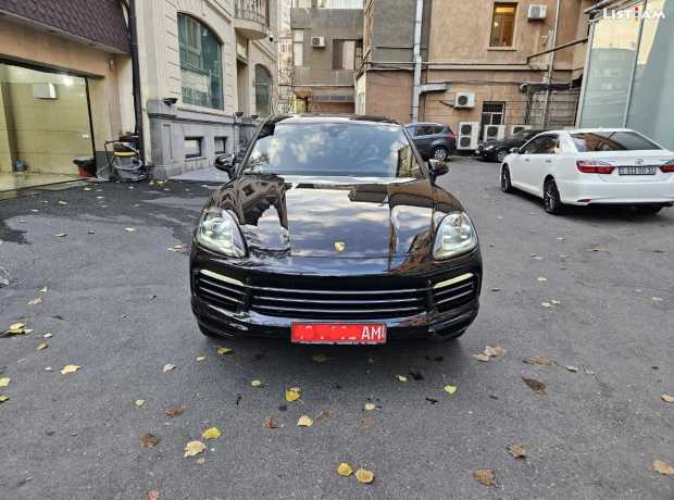 Porsche Cayenne, Бензин, 2018