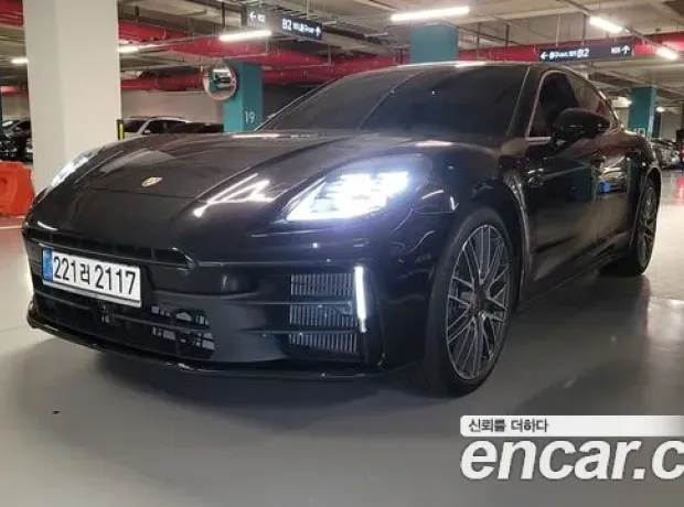 Porsche Panamera (972), 2024