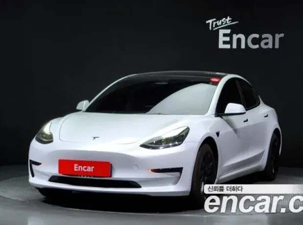 Tesla Model 3, 2022