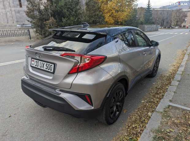 Toyota C-HR, Бензин, 2018