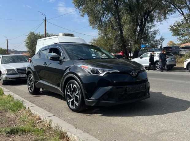 Toyota C-HR, Бензин, 2019