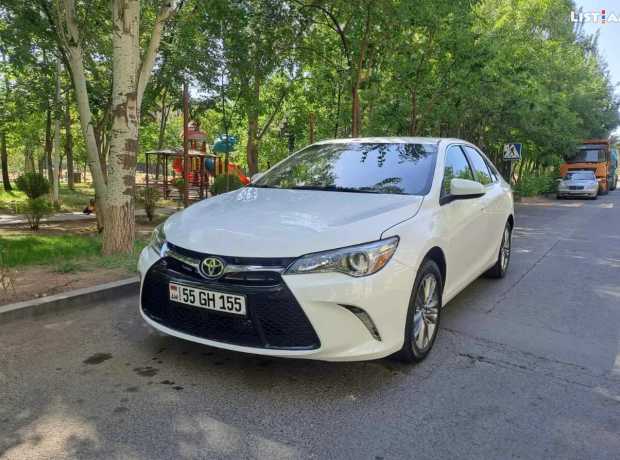 Toyota Camry, Бензин, 2015