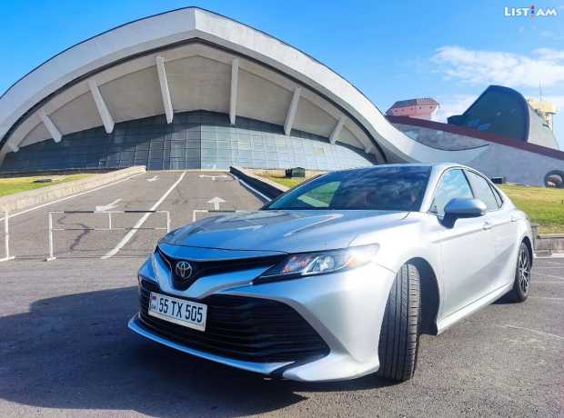 Toyota Camry, Бензин, 2017