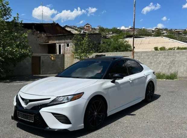 Toyota Camry, Бензин, 2018