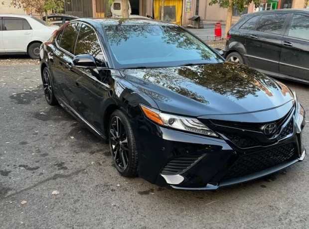 Toyota Camry, Бензин, 2018