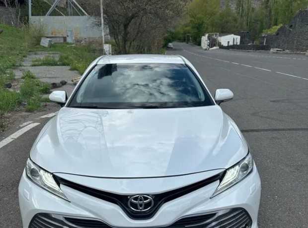 Toyota Camry, Бензин, 2018