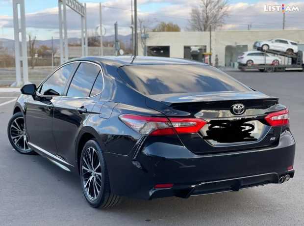 Toyota Camry, Бензин, 2018