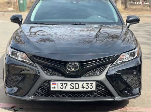 Toyota Camry, Бензин, 2018