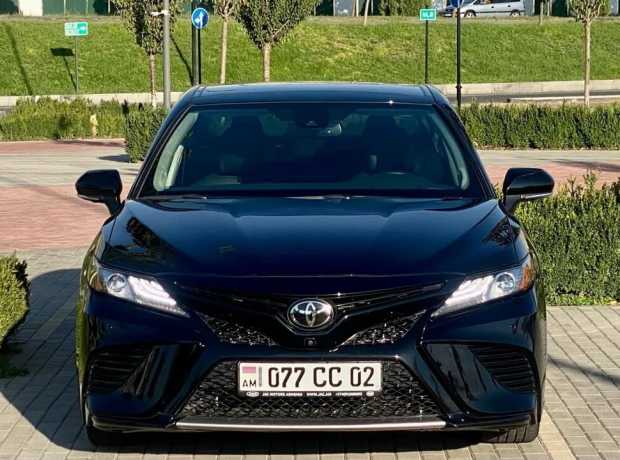 Toyota Camry, Бензин, 2018