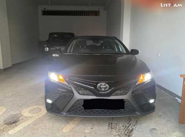 Toyota Camry, Бензин, 2018