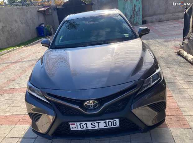 Toyota Camry, Бензин, 2018