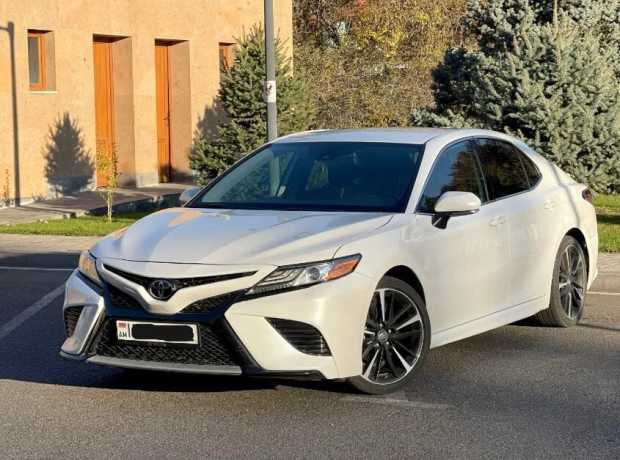 Toyota Camry, Бензин, 2019