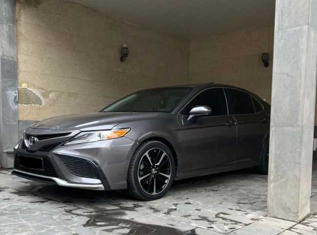 Toyota Camry, Бензин, 2019