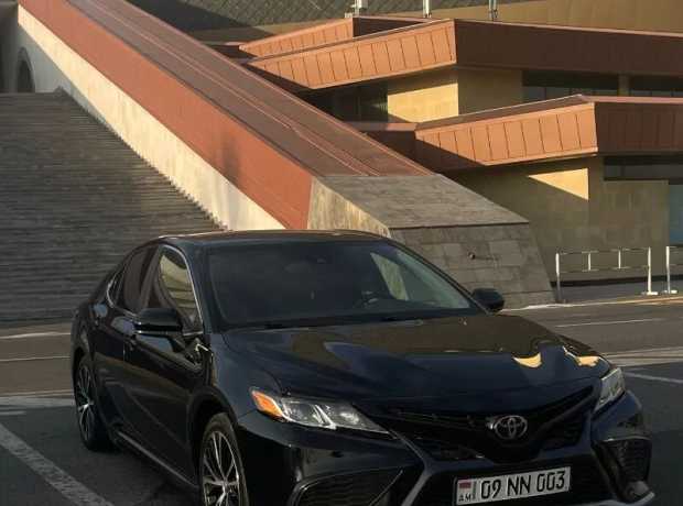 Toyota Camry, Бензин, 2019