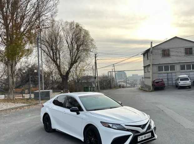 Toyota Camry, Бензин, 2019