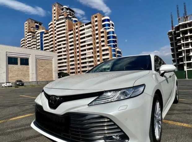 Toyota Camry, Бензин, 2020