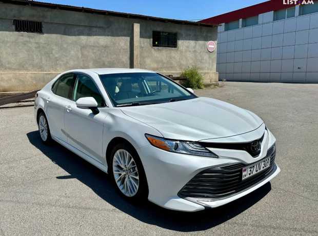 Toyota Camry, Бензин, 2020