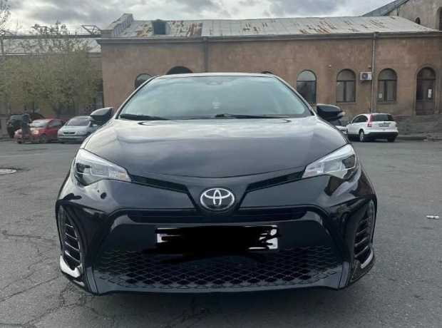 Toyota Corolla, Бензин, 2017