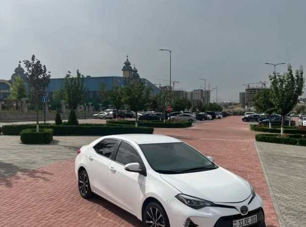 Toyota Corolla, Бензин, 2018