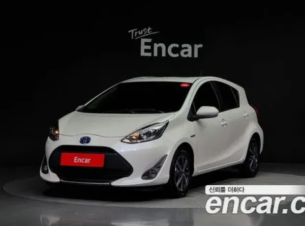 Toyota Prius C, 2020