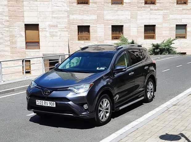 Toyota RAV4, Бензин, 2017