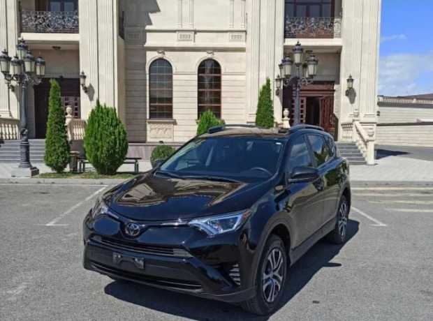 Toyota RAV4, Бензин, 2018