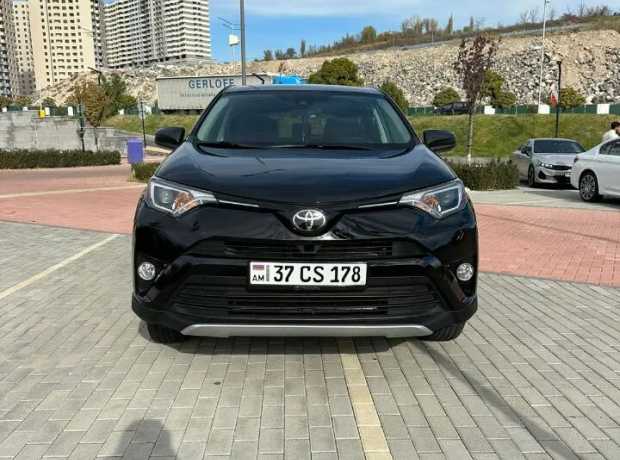 Toyota RAV4, Бензин, 2018