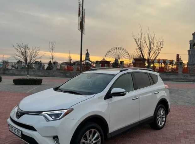 Toyota RAV4, Бензин, 2018