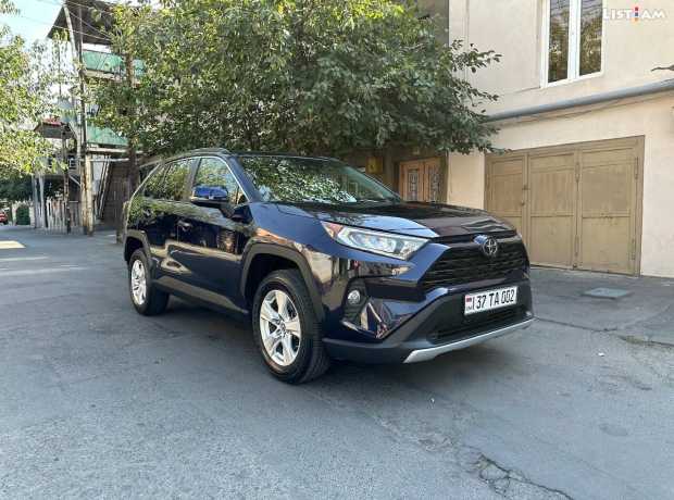 Toyota RAV4, Бензин, 2019