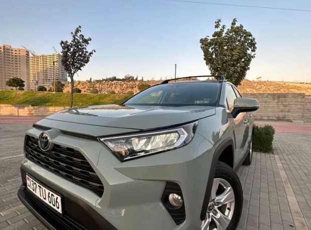 Toyota RAV4, Бензин, 2021