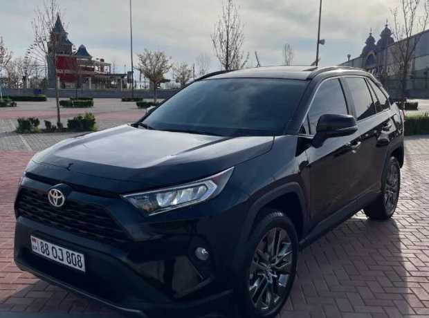 Toyota RAV4, Бензин, 2021