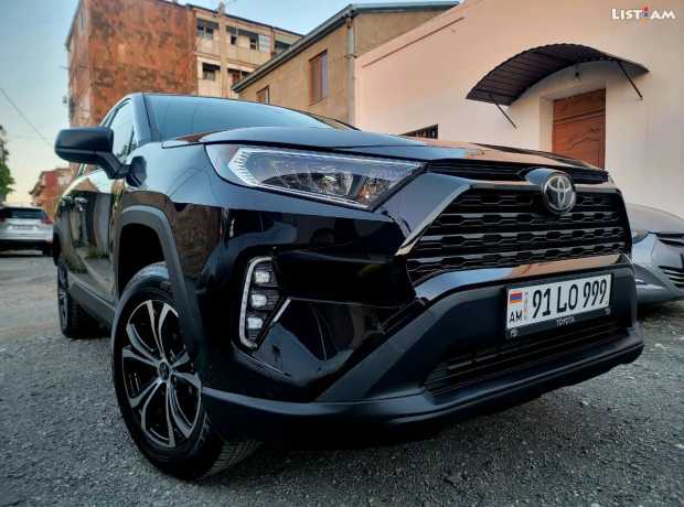 Toyota RAV4, Бензин, 2022