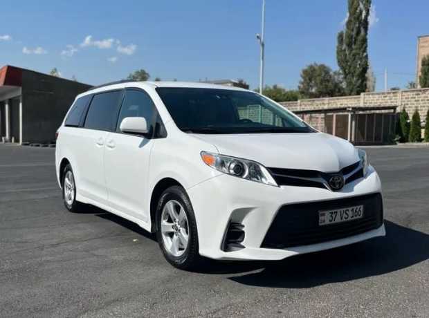 Toyota Sienna, Бензин, 2020