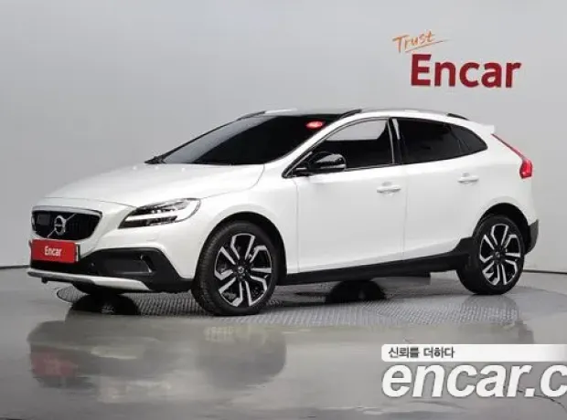 Volvo V40 Cross-Country, 2018