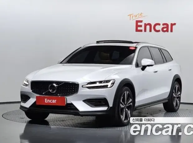 Volvo V60 Cross-country 2nd Generation, 2021