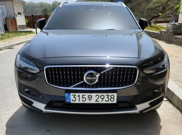 Volvo V90 Cross-Country, 2021